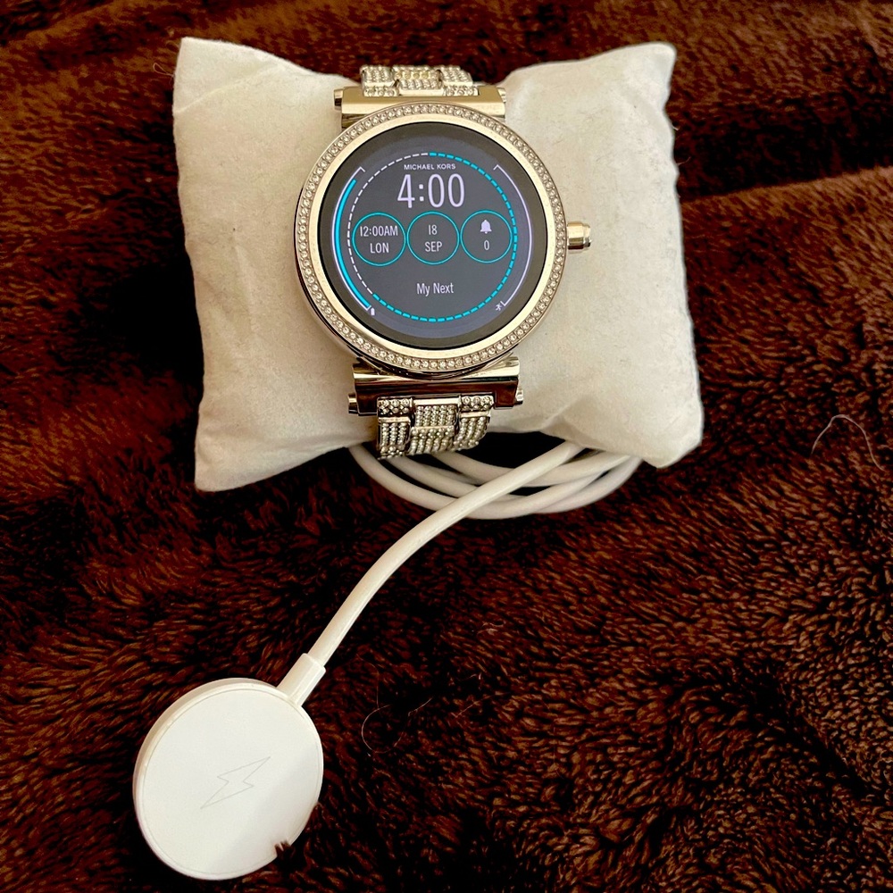 Michael Kors Access Sofie Smart Watch Model: DW5B